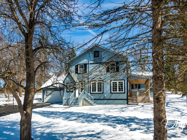 $375,000 | 21870 Lake Avenue, Round Lake, IL 60073