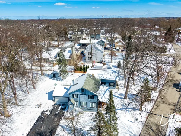 $375,000 | 21870 Lake Avenue, Round Lake, IL 60073
