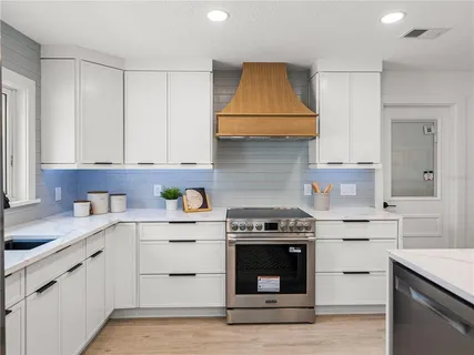 $779,900 | 6709 Cardinal Drive South, St. Petersburg, FL 33707