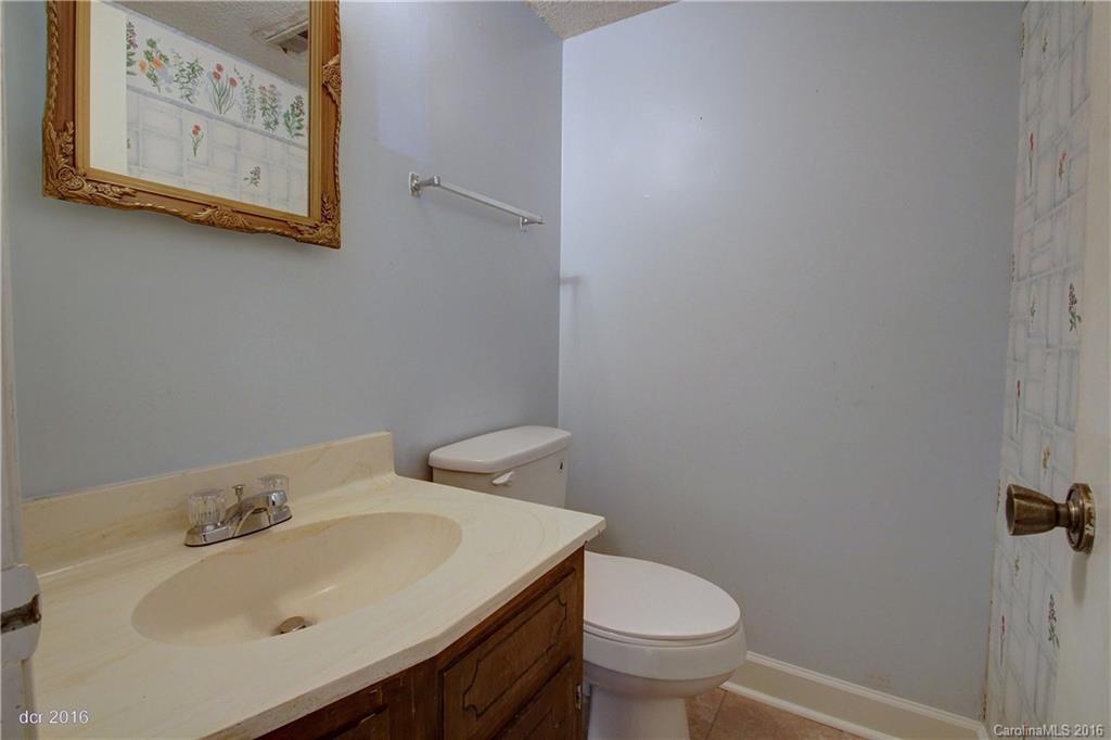 724 Falls Church Road Charlotte, NC 28270 - Photo 13 of 24 Gallery Image 13