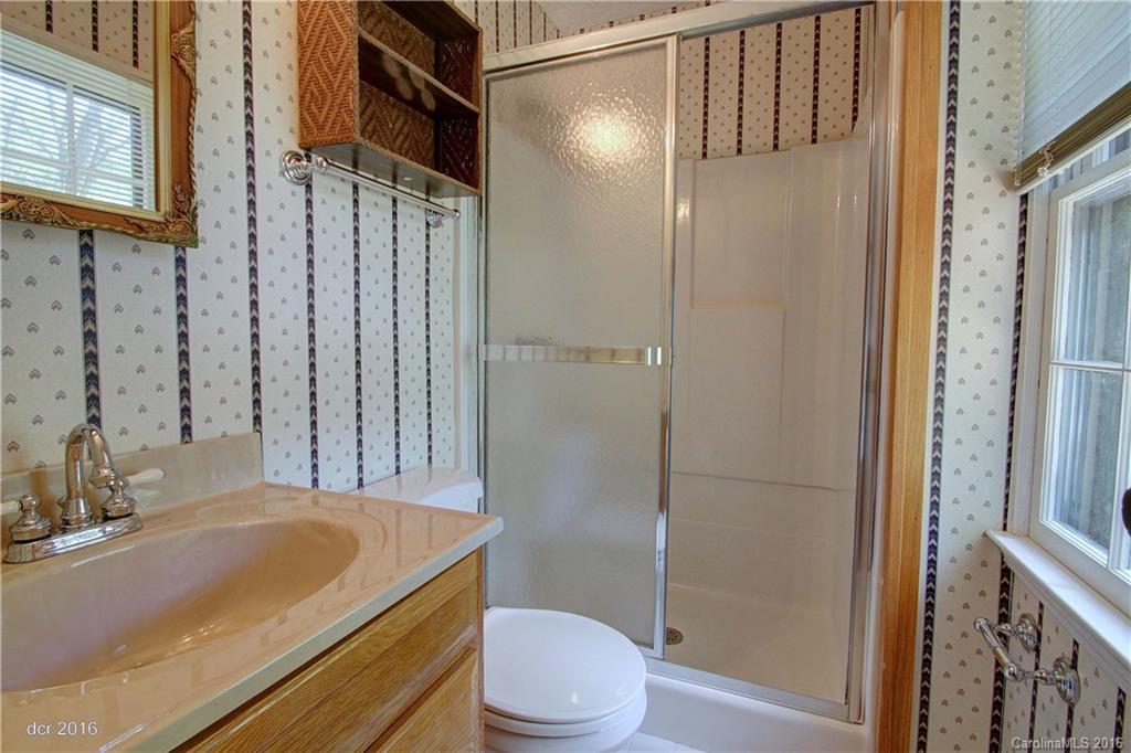 724 Falls Church Road Charlotte, NC 28270 - Photo 16 of 24 Gallery Image 16