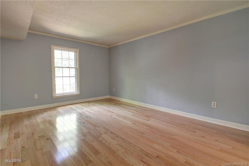 724 Falls Church Road Charlotte, NC 28270 - Photo 4 of 24 Gallery Image 4