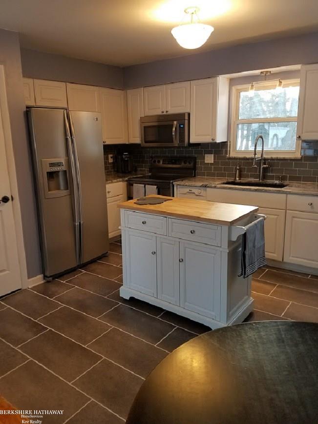 752 Pleasant Ridge Lake Orion, MI 48362 - Photo 12 of 29 31370940-11.JPG