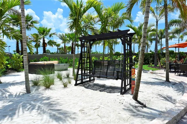 $2,550 | 13732 Messina Loop, Unit 201, Bradenton, FL 34211