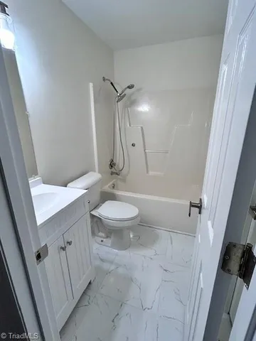 $1,400 | 107 West McIver Street, Unit B, Zebulon, NC 27597