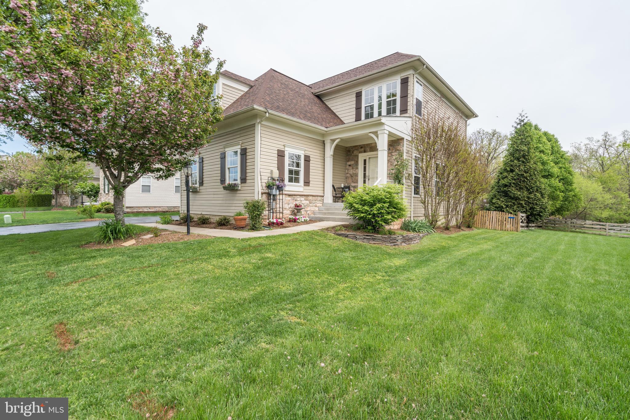 9101 Roaring Spring Loop Bristow, VA 20136 - Photo 2 of 74 Gallery Image 2