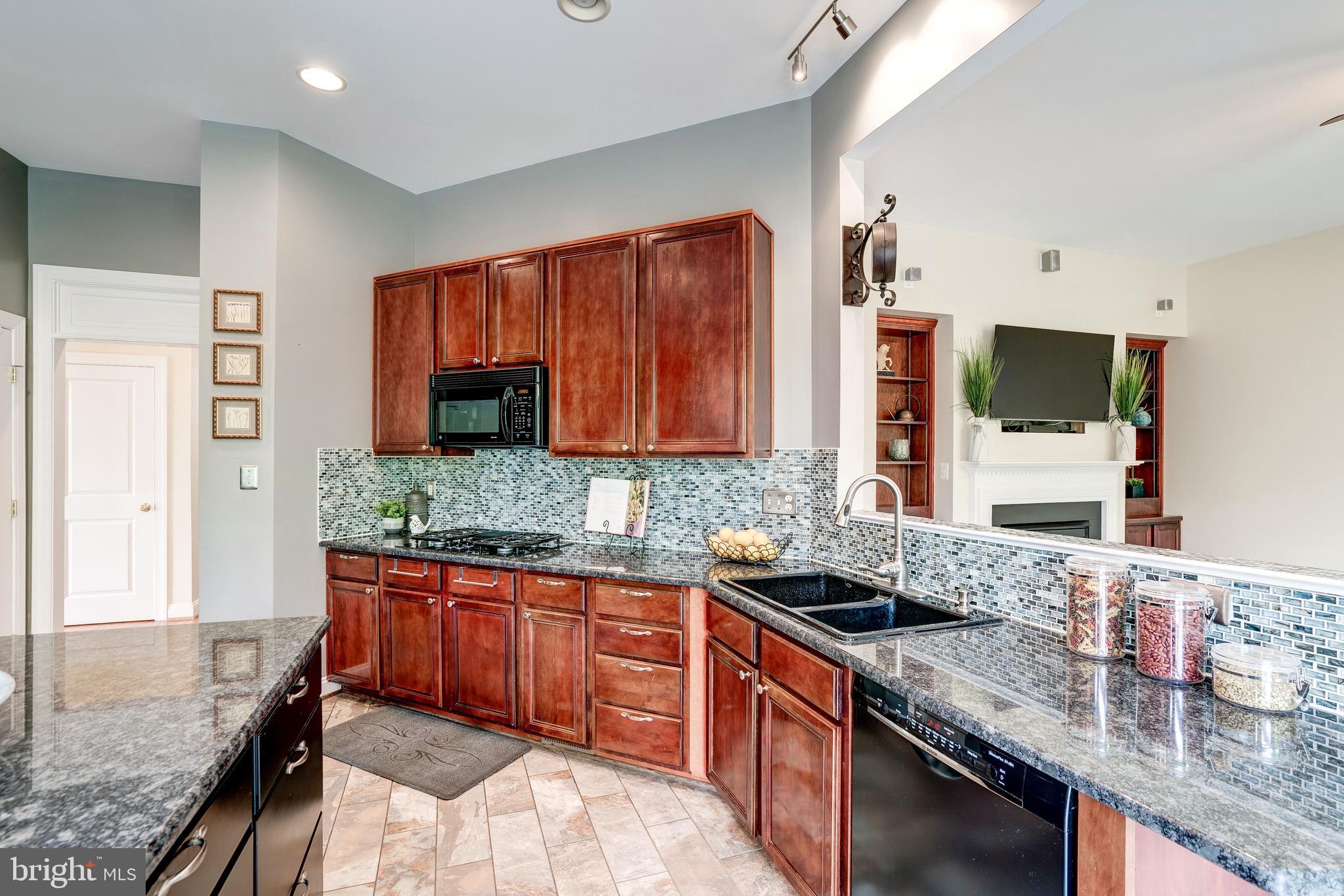 9101 Roaring Spring Loop Bristow, VA 20136 - Photo 19 of 74 Gallery Image 19