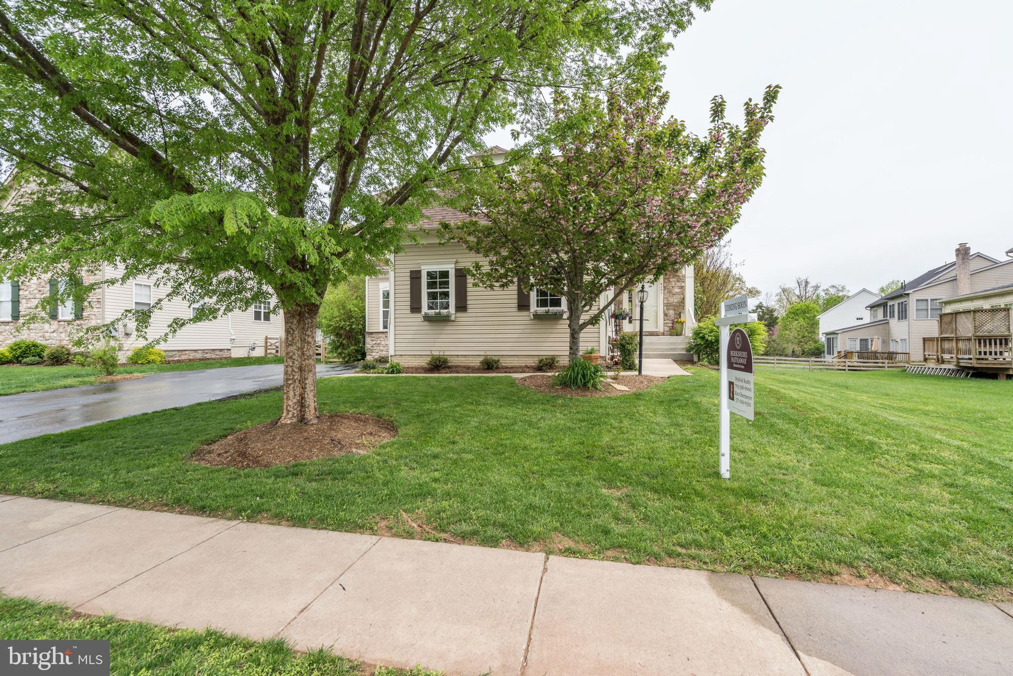 9101 Roaring Spring Loop Bristow, VA 20136 - Photo 4 of 74 Gallery Image 4