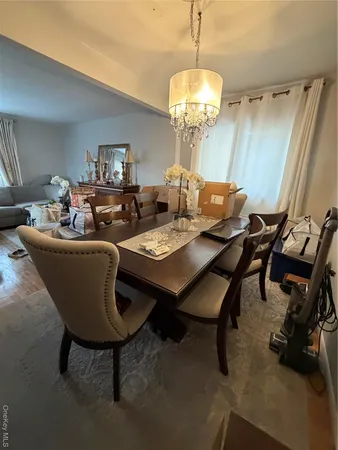 $3,500 | 144 Roslyn Road, Mineola, NY 11501