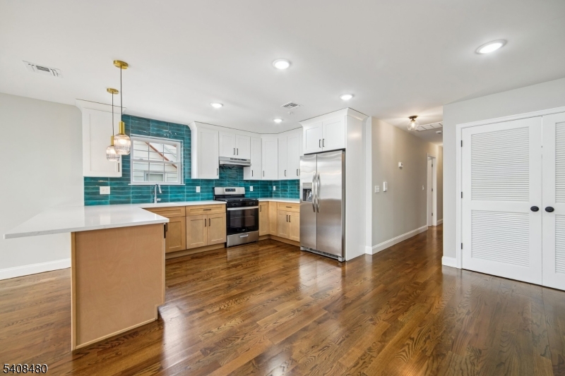 79 Rose Terrace Newark, NJ 07108 - Photo 4 of 20