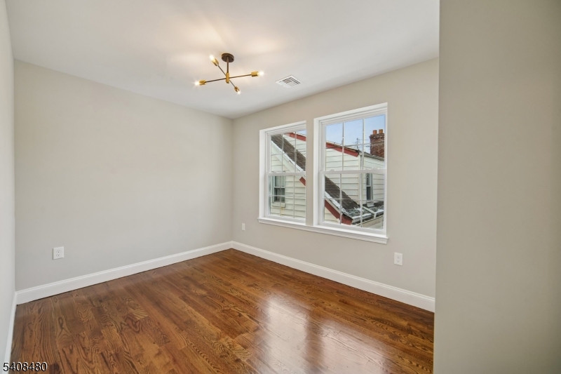 79 Rose Terrace Newark, NJ 07108 - Photo 8 of 20