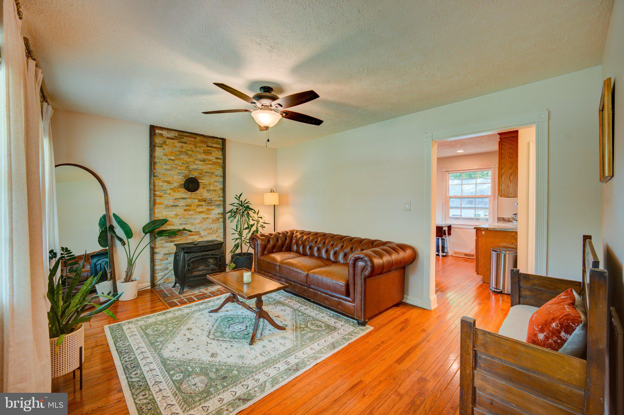 9595 Roys Lane Culpeper, VA 22701 - Photo 3 of 61 Charming living space with cozy vibes.