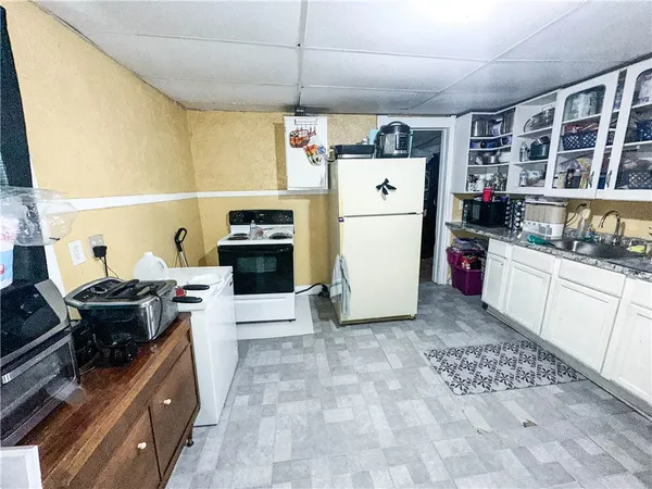 $99,900 | 8 Lamont Place, Rochester, NY 14609