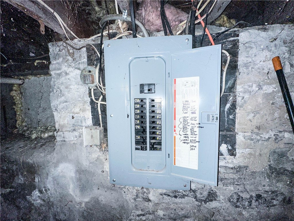 8 Lamont Place Rochester, NY 14609 - Photo 7 of 11