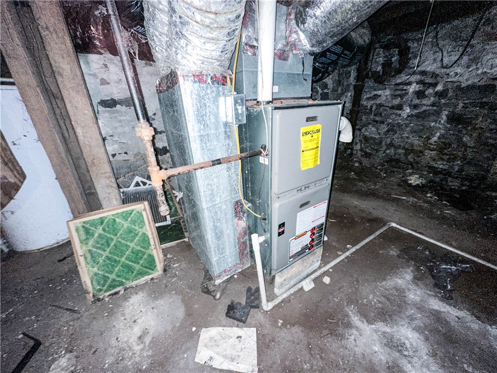 8 Lamont Place Rochester, NY 14609 - Photo 9 of 11