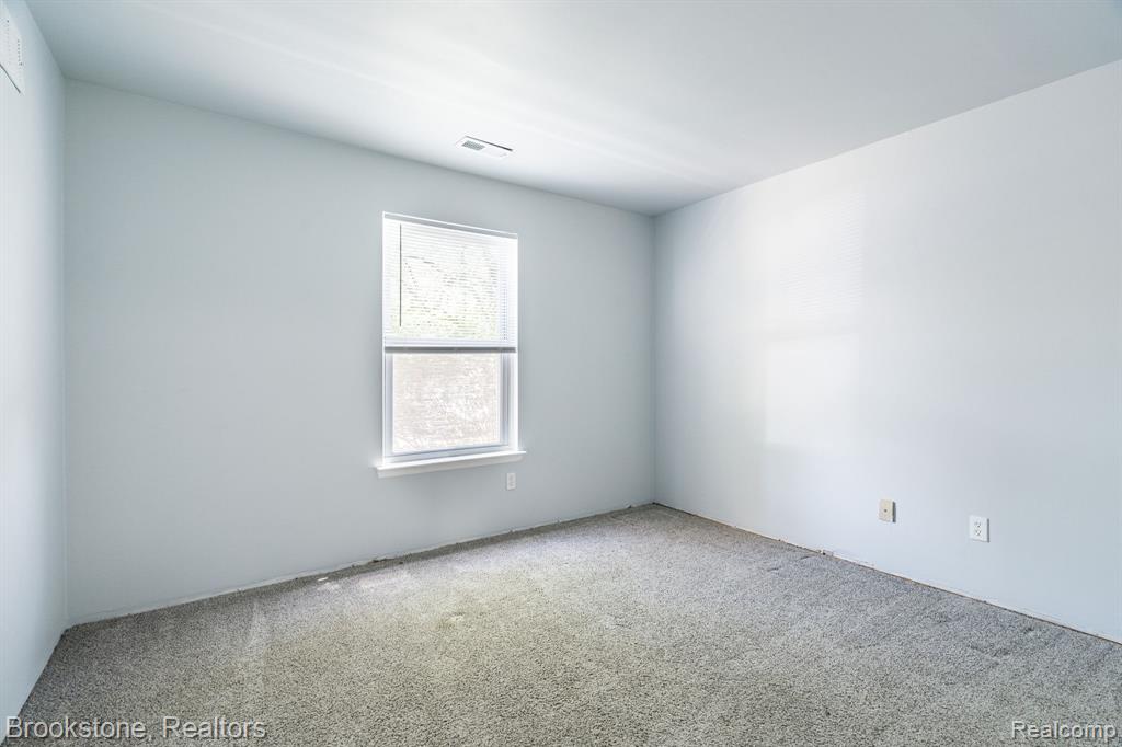 1626 Emerson Circle Rochester Hills, MI 48307 - Photo 15 of 24