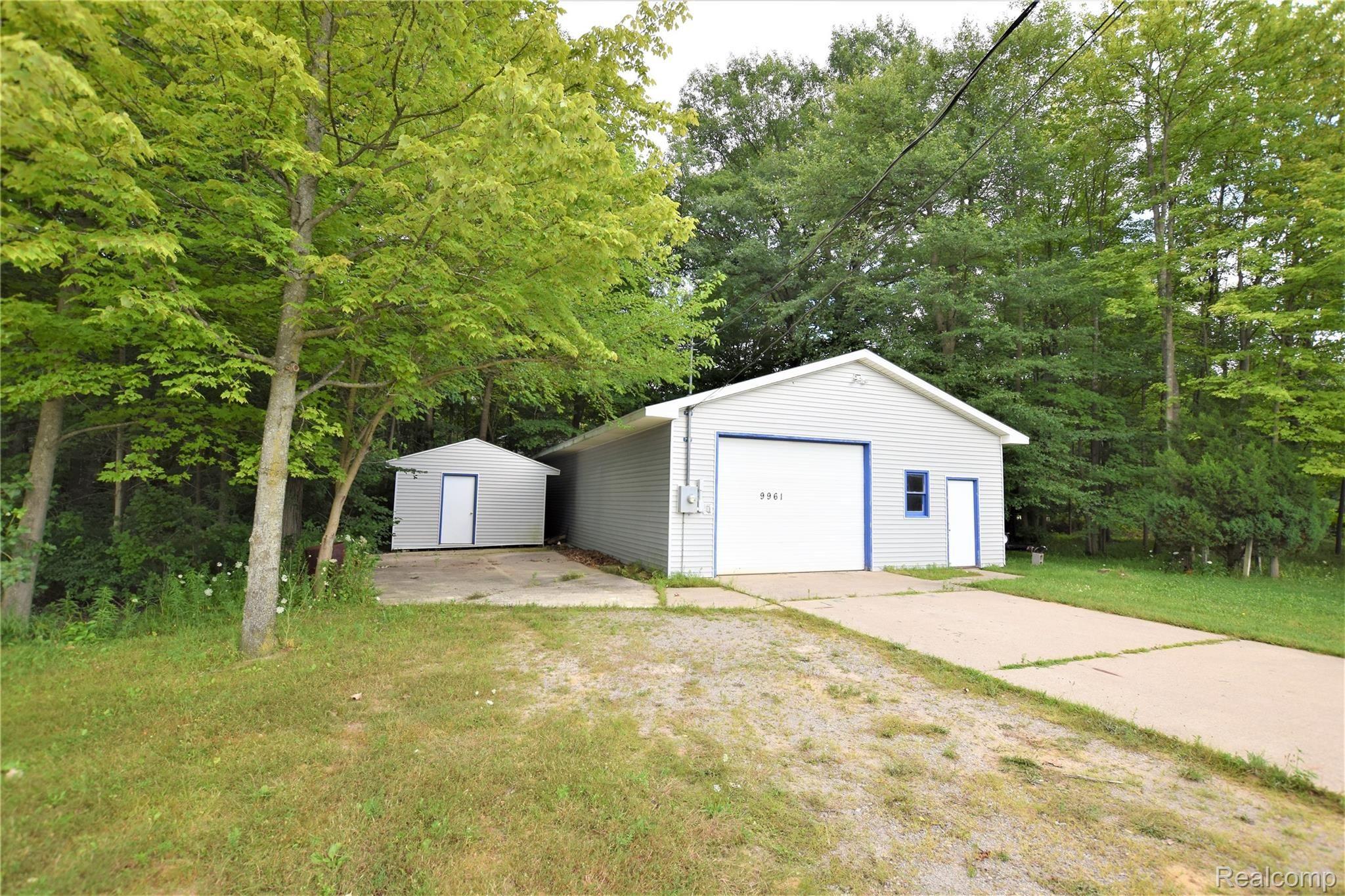 9901 Marshall Road Birch Run, MI 48415 - Photo 9 of 35 DSC_0104 (2).JPG