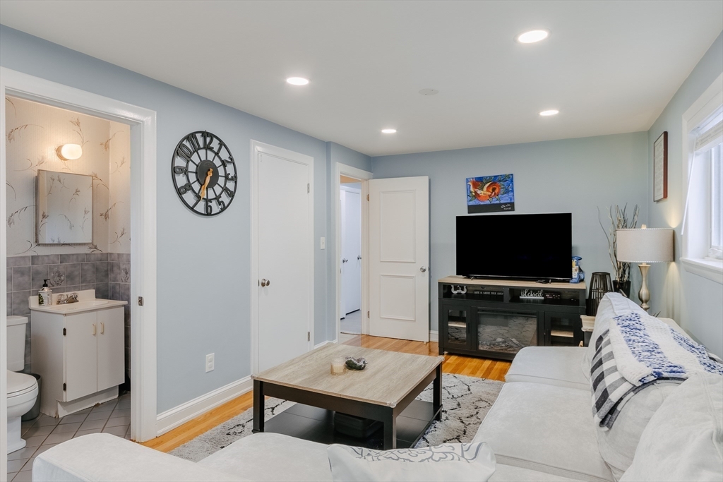 19 Miriam Road Waltham, MA 02451 - Photo 11 of 31