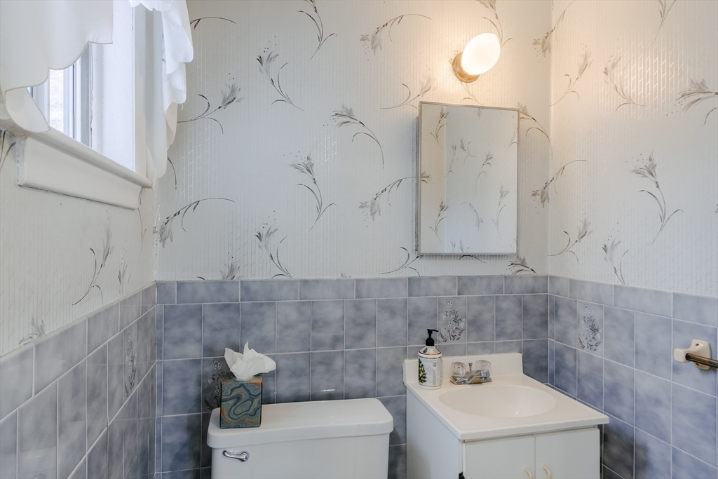 19 Miriam Road Waltham, MA 02451 - Photo 12 of 31