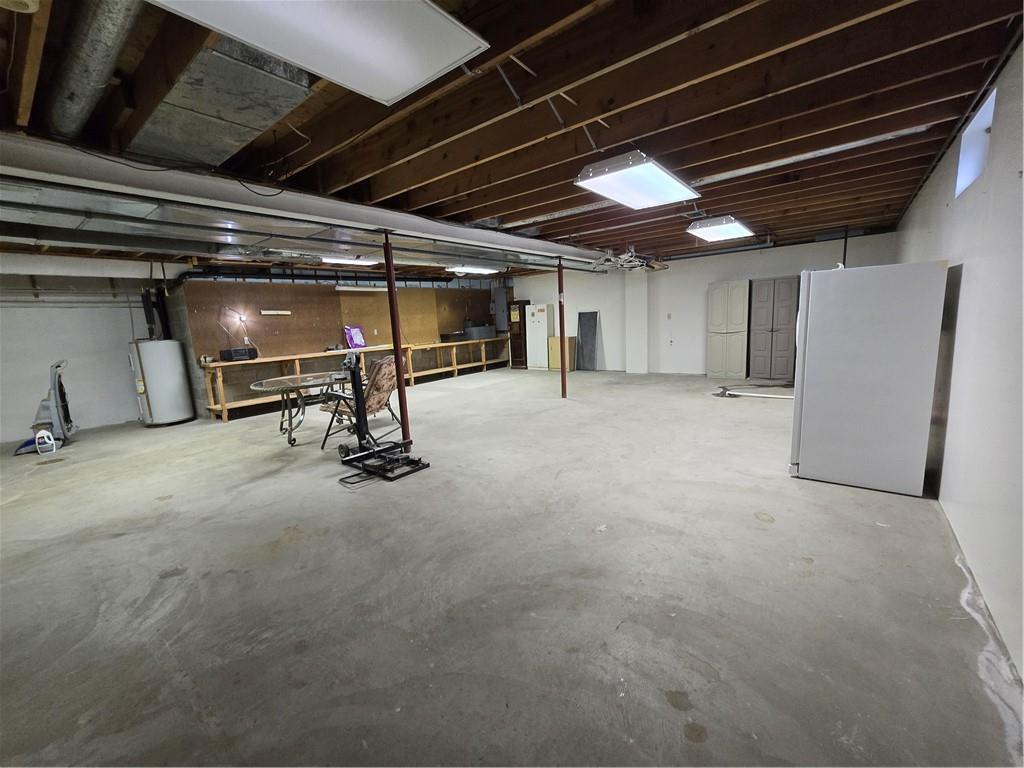 205 Hamburg Road Greenville, PA 16125 - Photo 33 of 39 a view of empty room