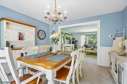 $600,000 | 16 Old Mountain Road, Lebanon, NJ 08833