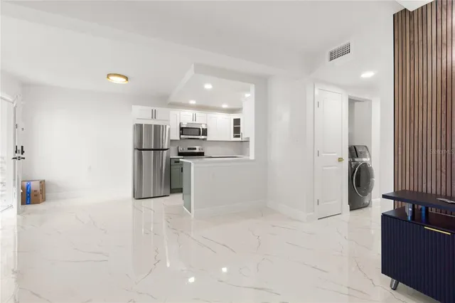 $2,300 | 3675 Gulf Boulevard, Unit 3, St. Pete Beach, FL 33706