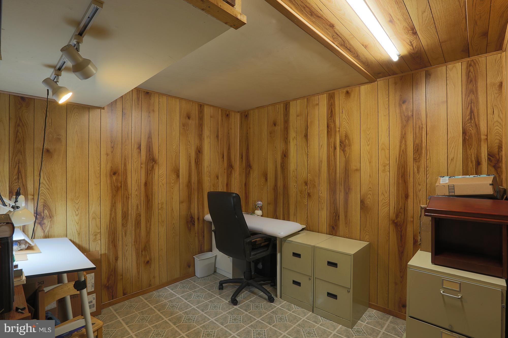 6719 Chokeberry Road Baltimore, MD 21209 - Photo 33 of 43 Gallery Image 33