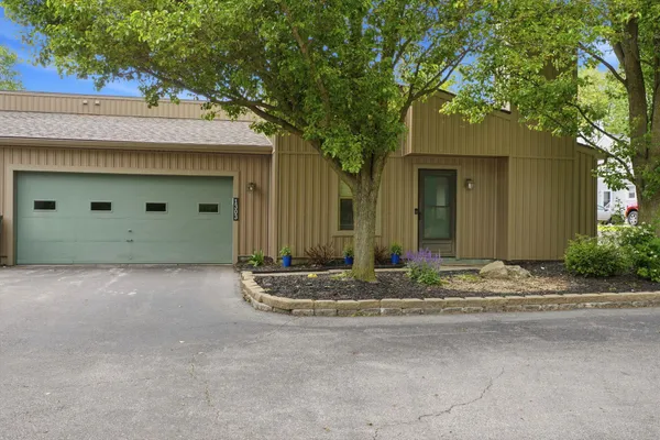 $250,000 | 1303 Worthington Creek Drive, Unit 9, Columbus, OH 43085