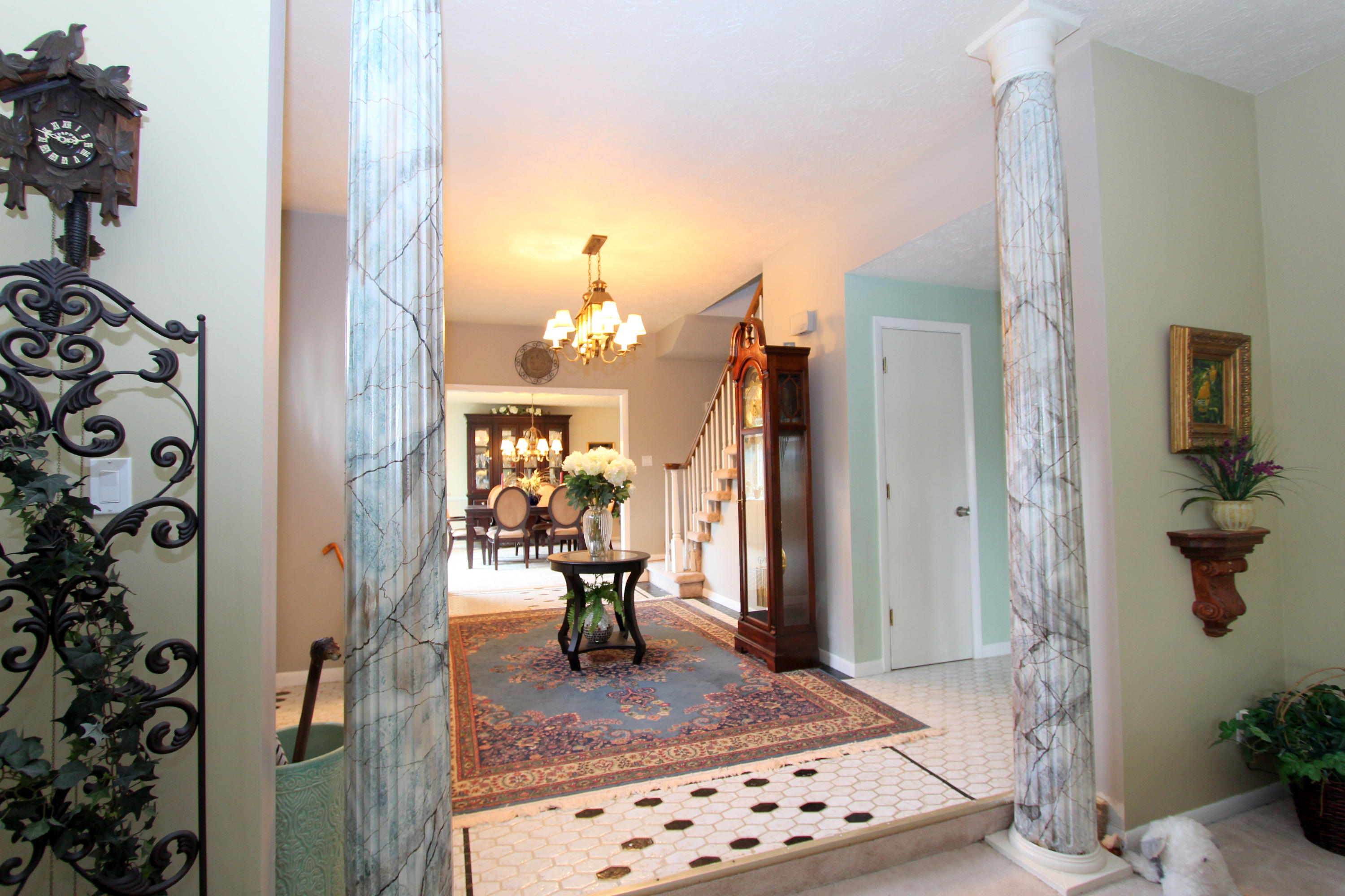 100 Greenbriar Lane Oak Ridge, TN 37830 - Photo 5 of 18 MLS Foyer from LR