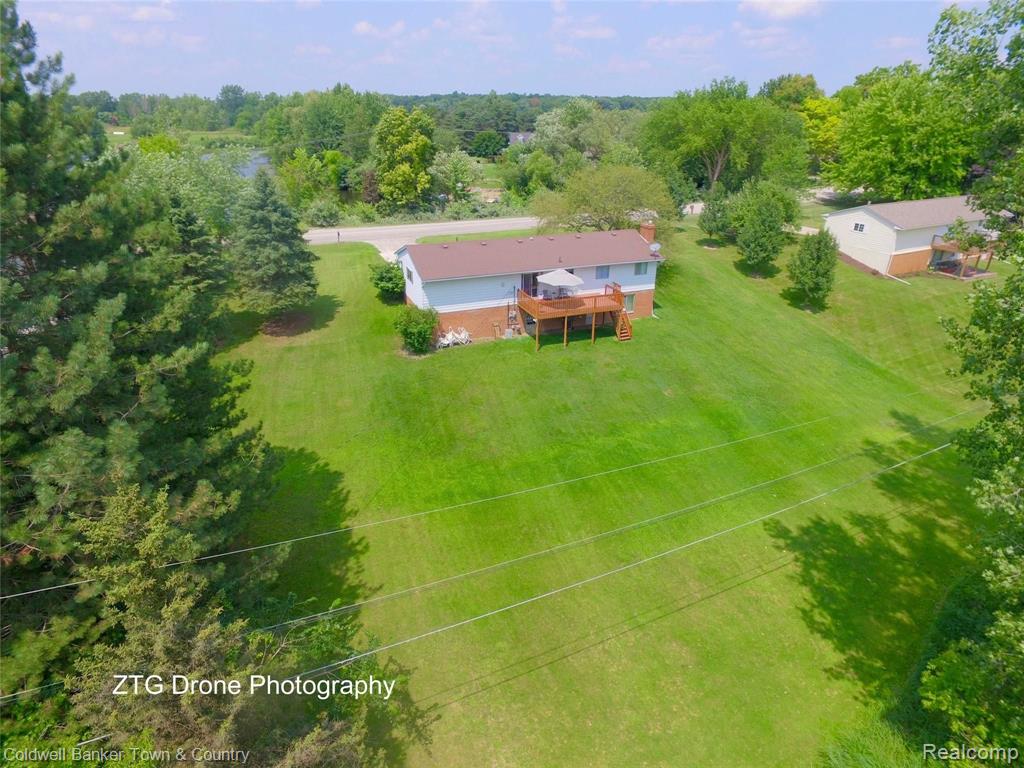 2442 Fisher Road Howell, MI 48855 - Photo 23 of 25