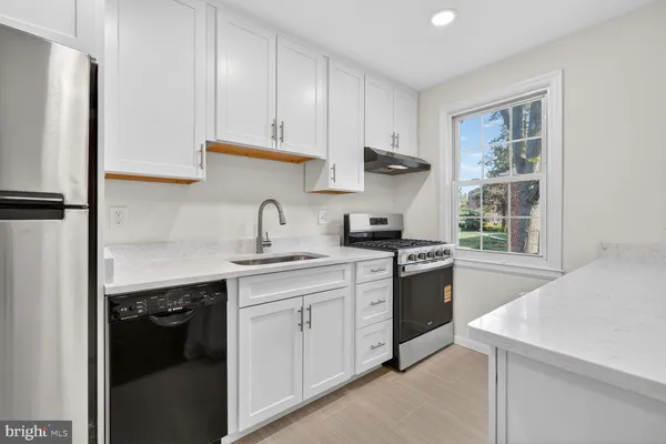 $325,000 | 2300 Colston Drive, Unit 201, Silver Spring, MD 20910