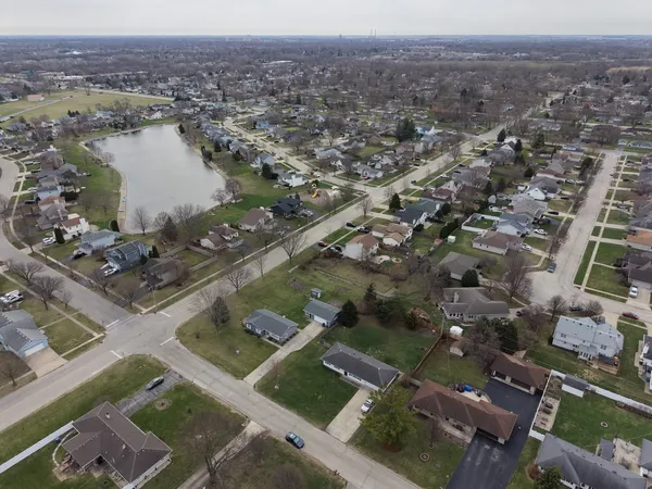 $250,000 | 3002 Harris Drive, Joliet, IL 60431