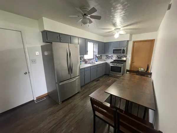 $250,000 | 3002 Harris Drive, Joliet, IL 60431