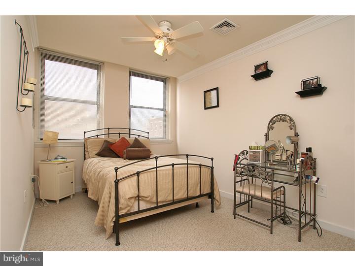 1939 Chestnut Street, Unit 3B Philadelphia, PA 19103 - Photo 3 of 8