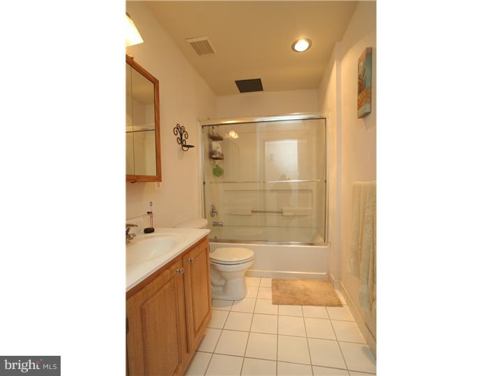 1939 Chestnut Street, Unit 3B Philadelphia, PA 19103 - Photo 7 of 8