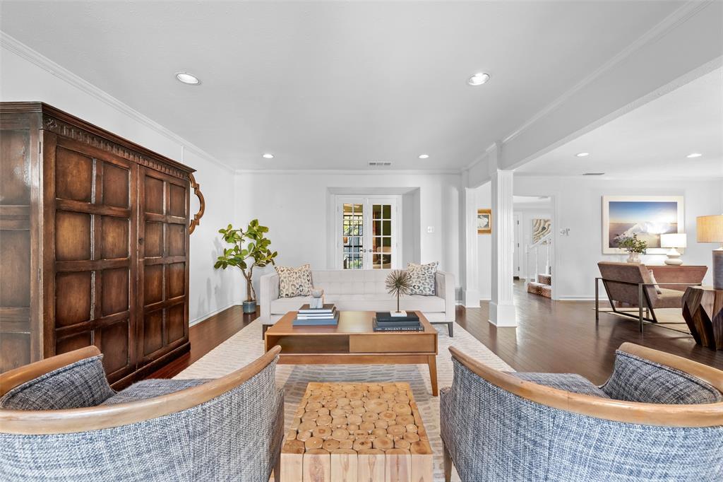 9315 Moss Cir Drive Dallas, TX 75243 - Photo 16 of 36 a living room with furniture
