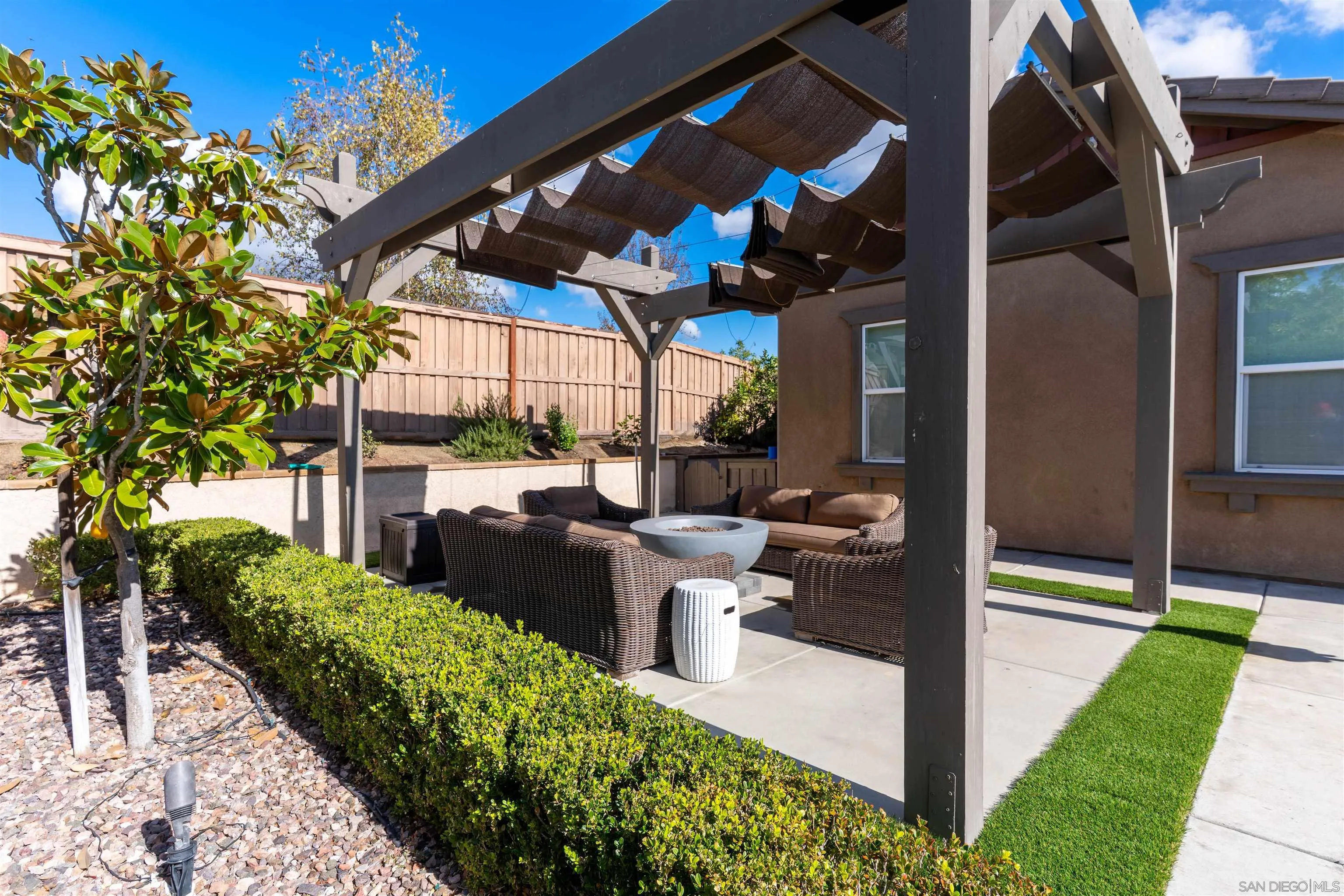 2067 James Gaynor Street Fallbrook, CA 92028 - Photo 28 of 33 a view of a patio