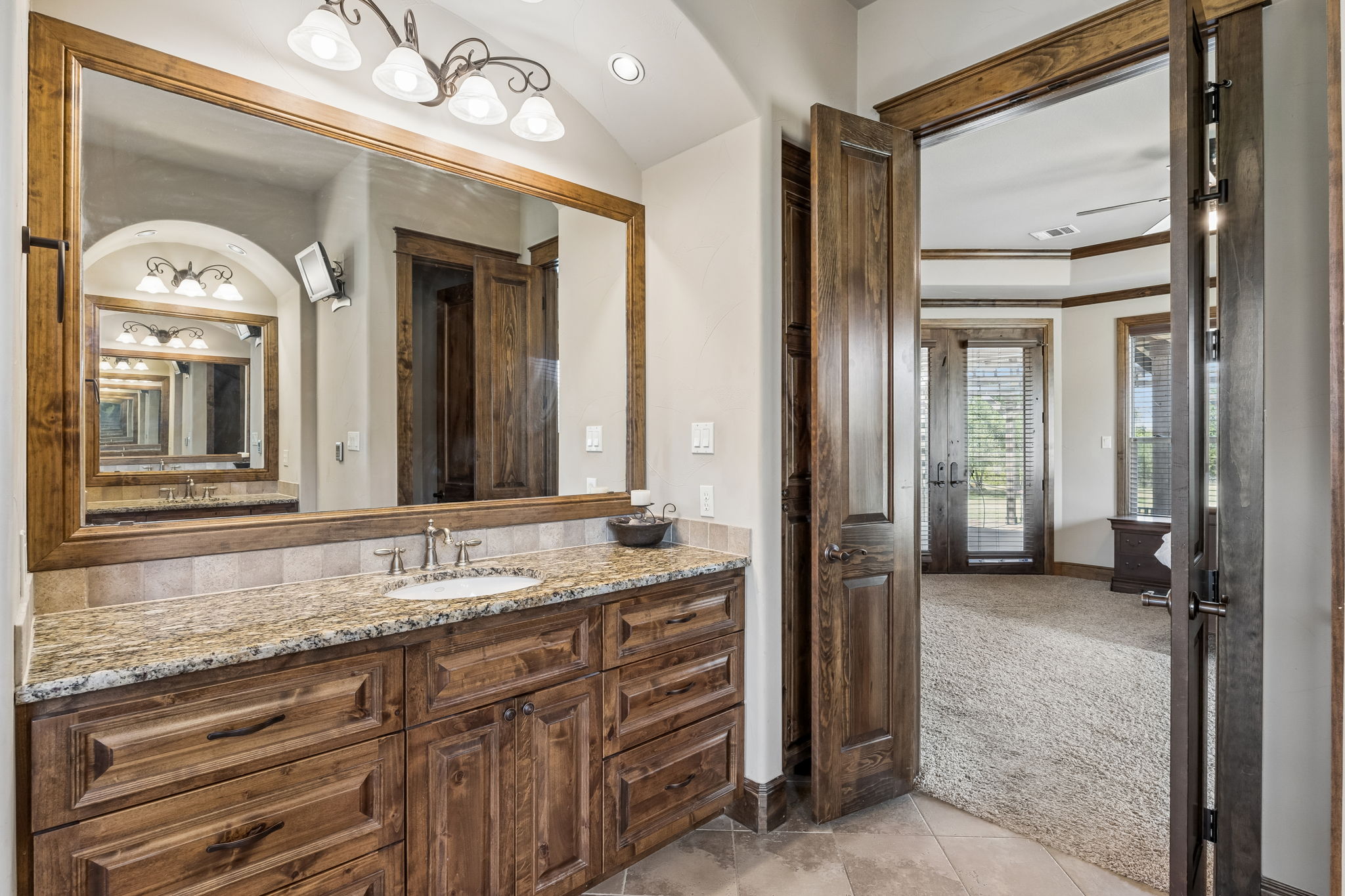 438 Patricia Road Georgetown, TX 78628 - Photo 16 of 36 Separate / dual vanities.