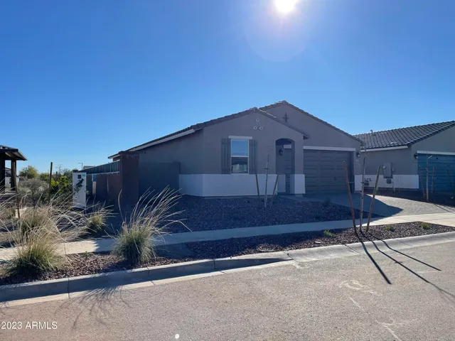 $2,095 | 17401 West Red Fox Road, Surprise, AZ 85387