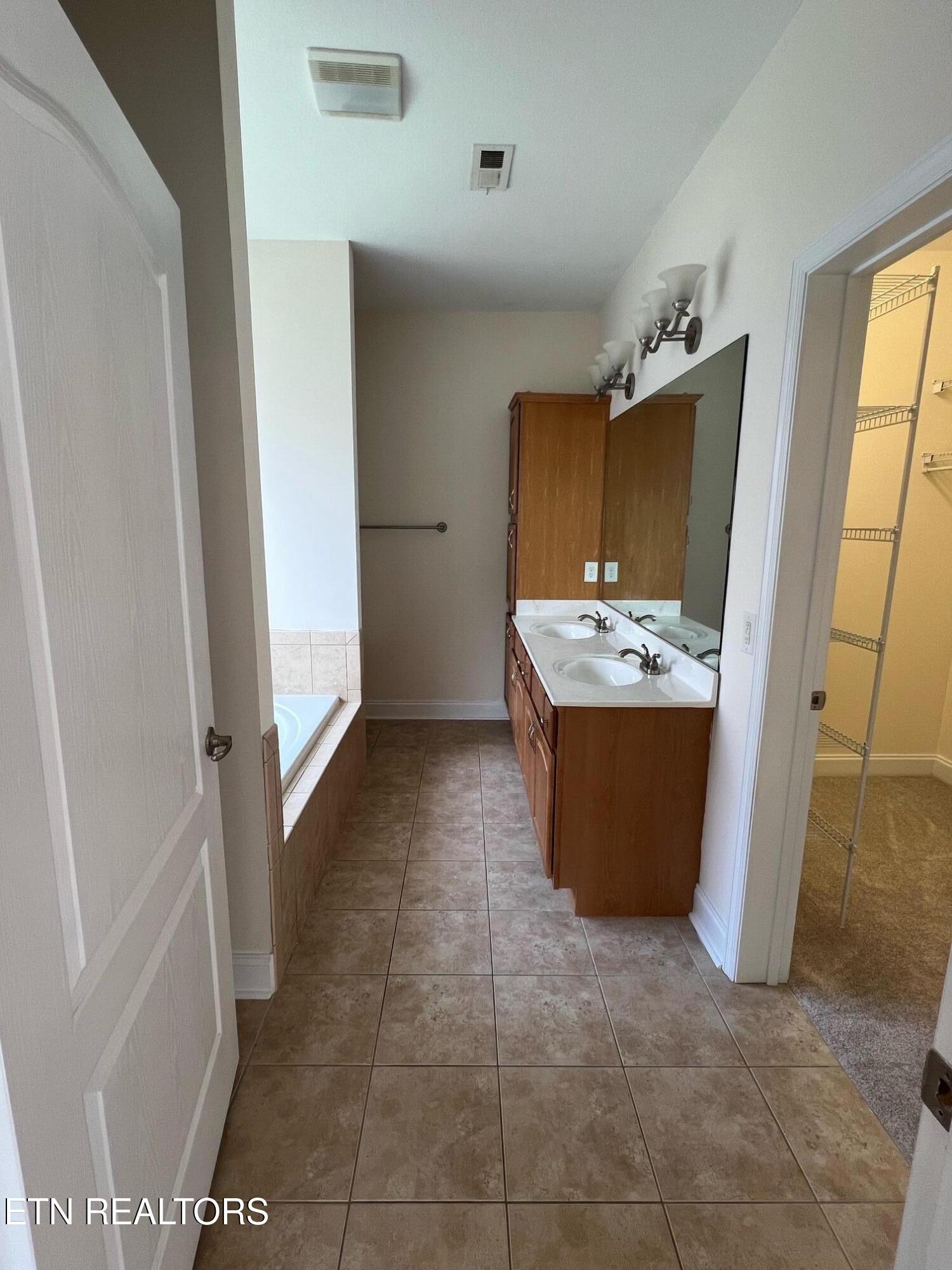 812 Fountain View Way Seymour, TN 37865 - Photo 25 of 38 image2