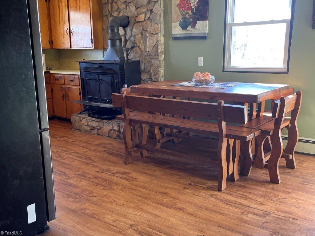 482 Grange Road Elkin, NC 28621 - Photo 4 of 29 Large eat-in kitchen