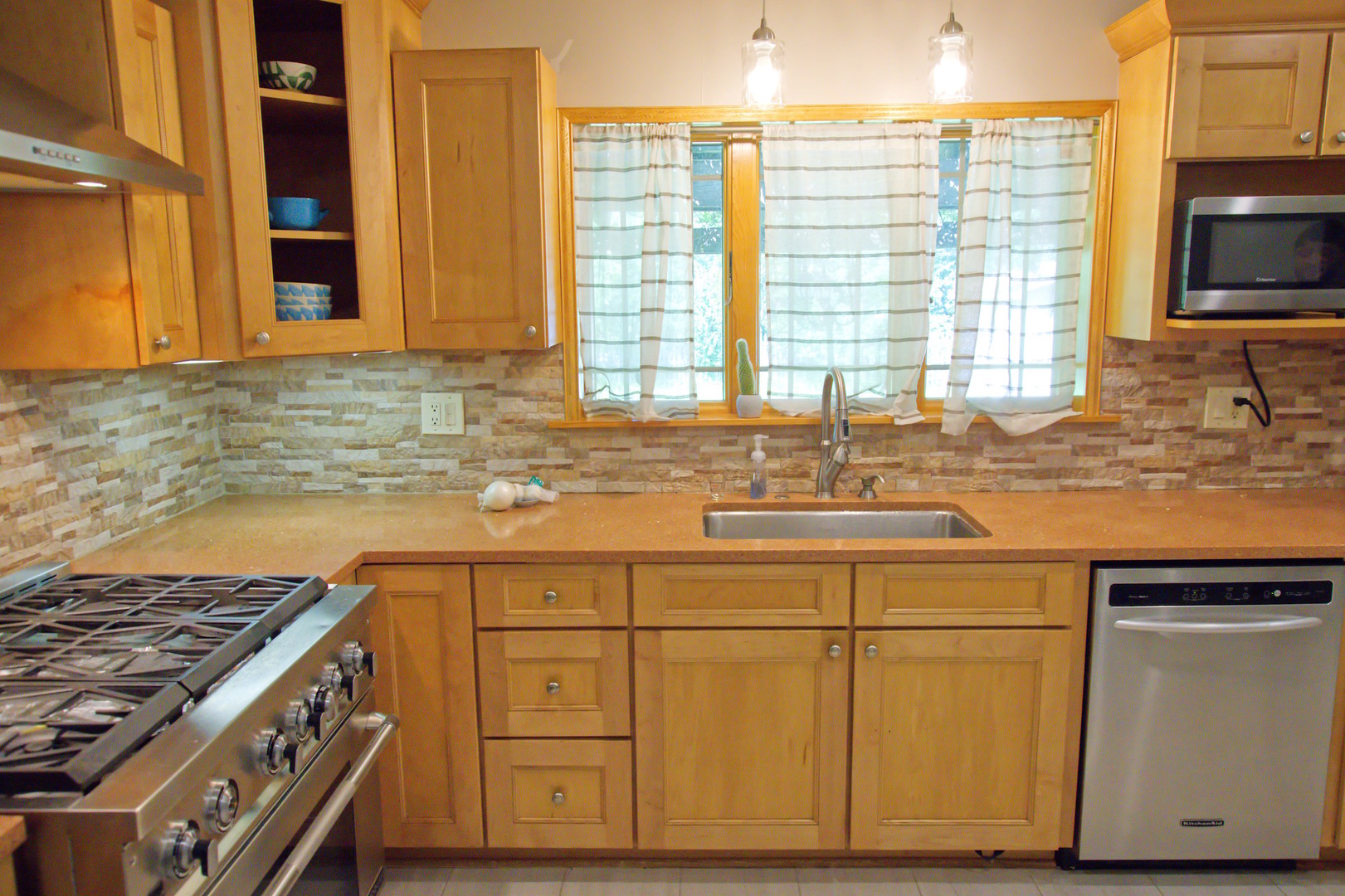 16W320 94th Street Burr Ridge, IL 60527 - Photo 4 of 20 Gallery Image 4