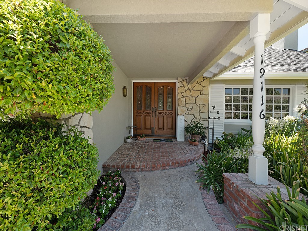 19116 Salt Place Porter Ranch, CA 91326 - Photo 3 of 56 Gallery Image 3