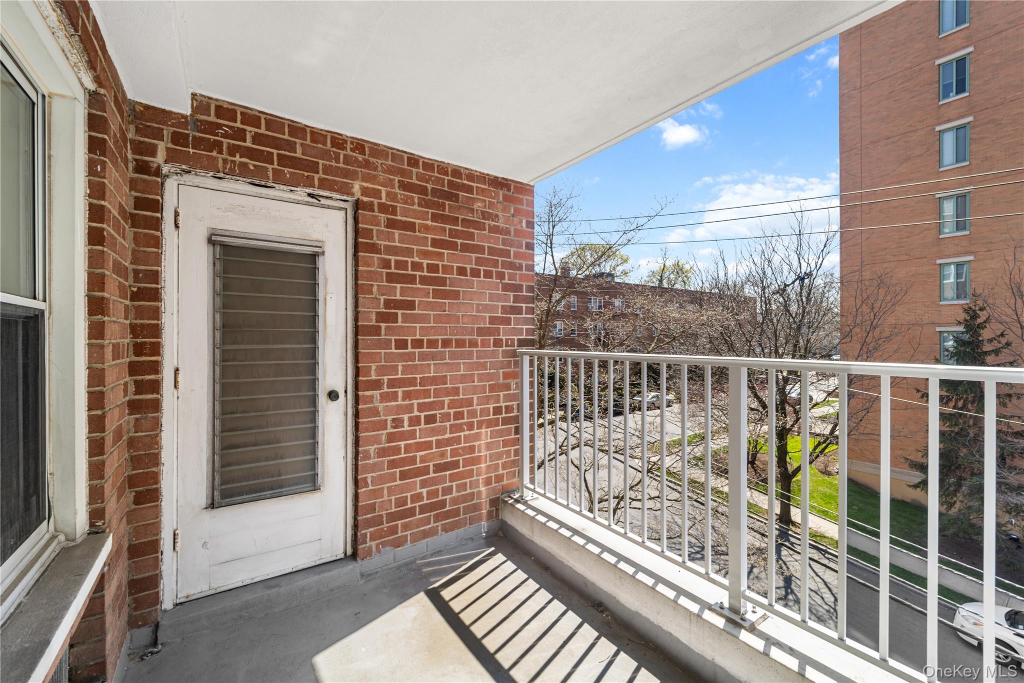 600 Locust Street, Unit 3G Mount Vernon, NY 10552 - Photo 12 of 25 a view of balcony with furniture
