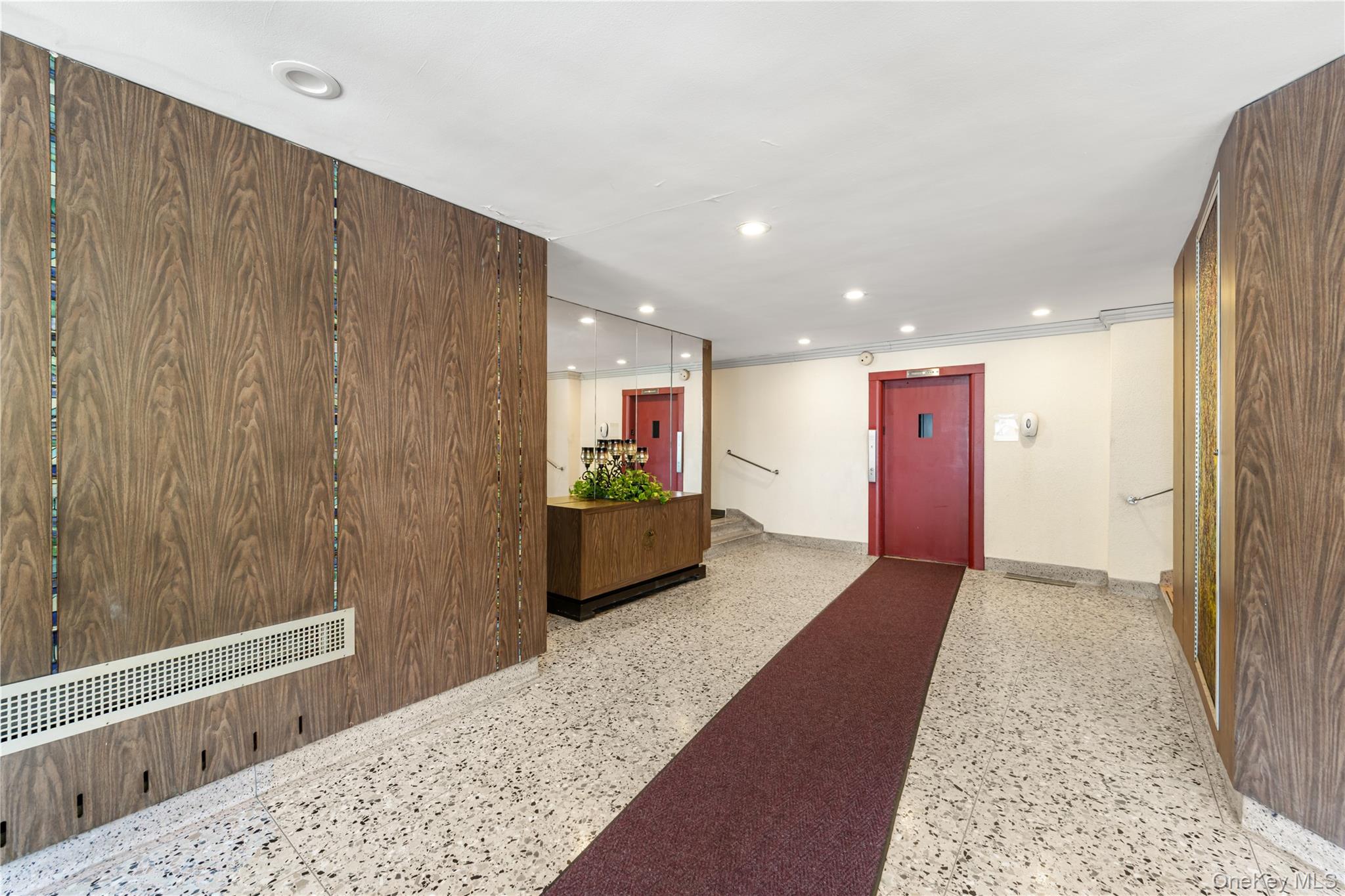 600 Locust Street, Unit 3G Mount Vernon, NY 10552 - Photo 24 of 25 a view of hallway