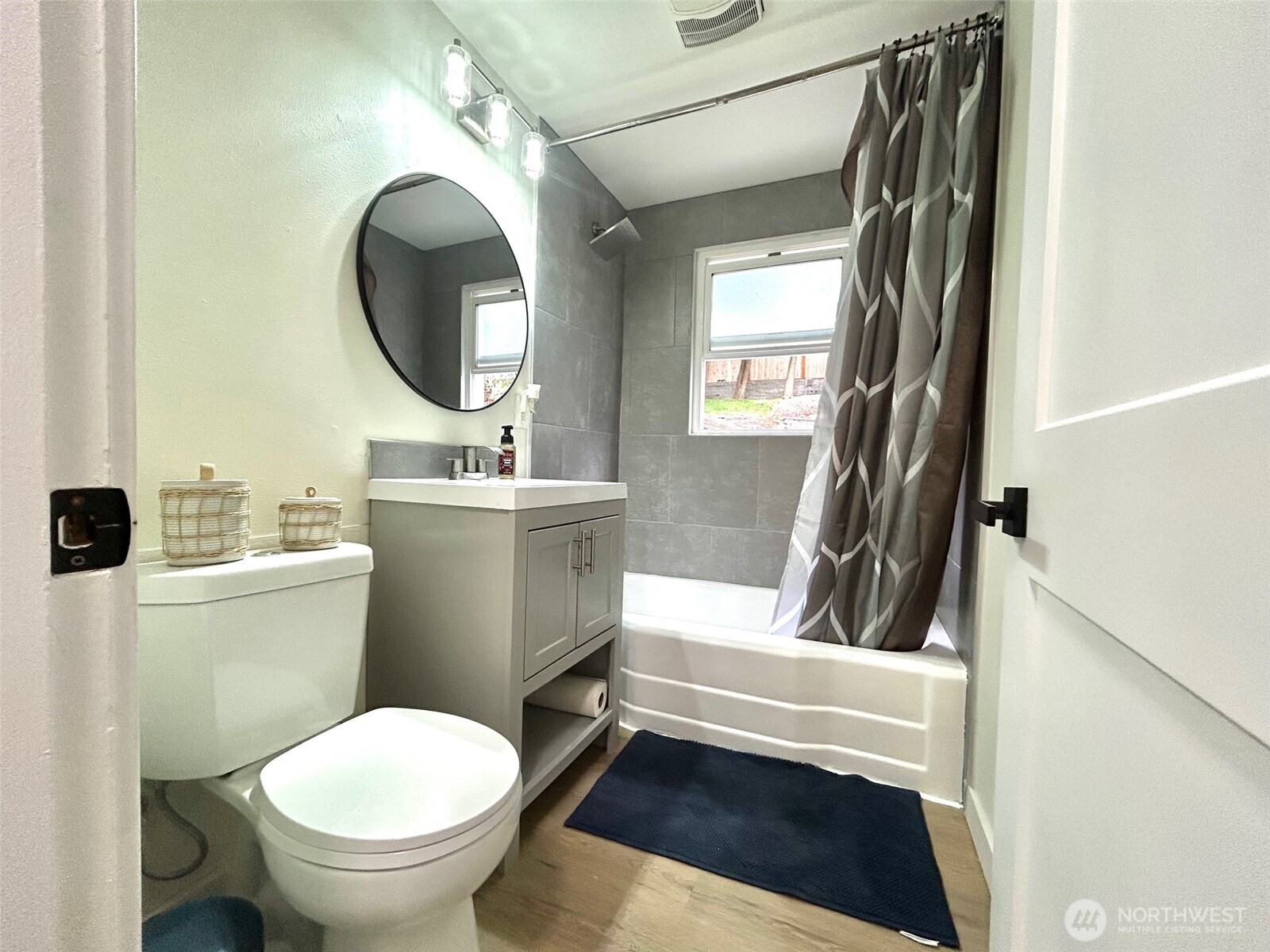 7353 29th Avenue Southwest Seattle, WA 98126 - Photo 13 of 40