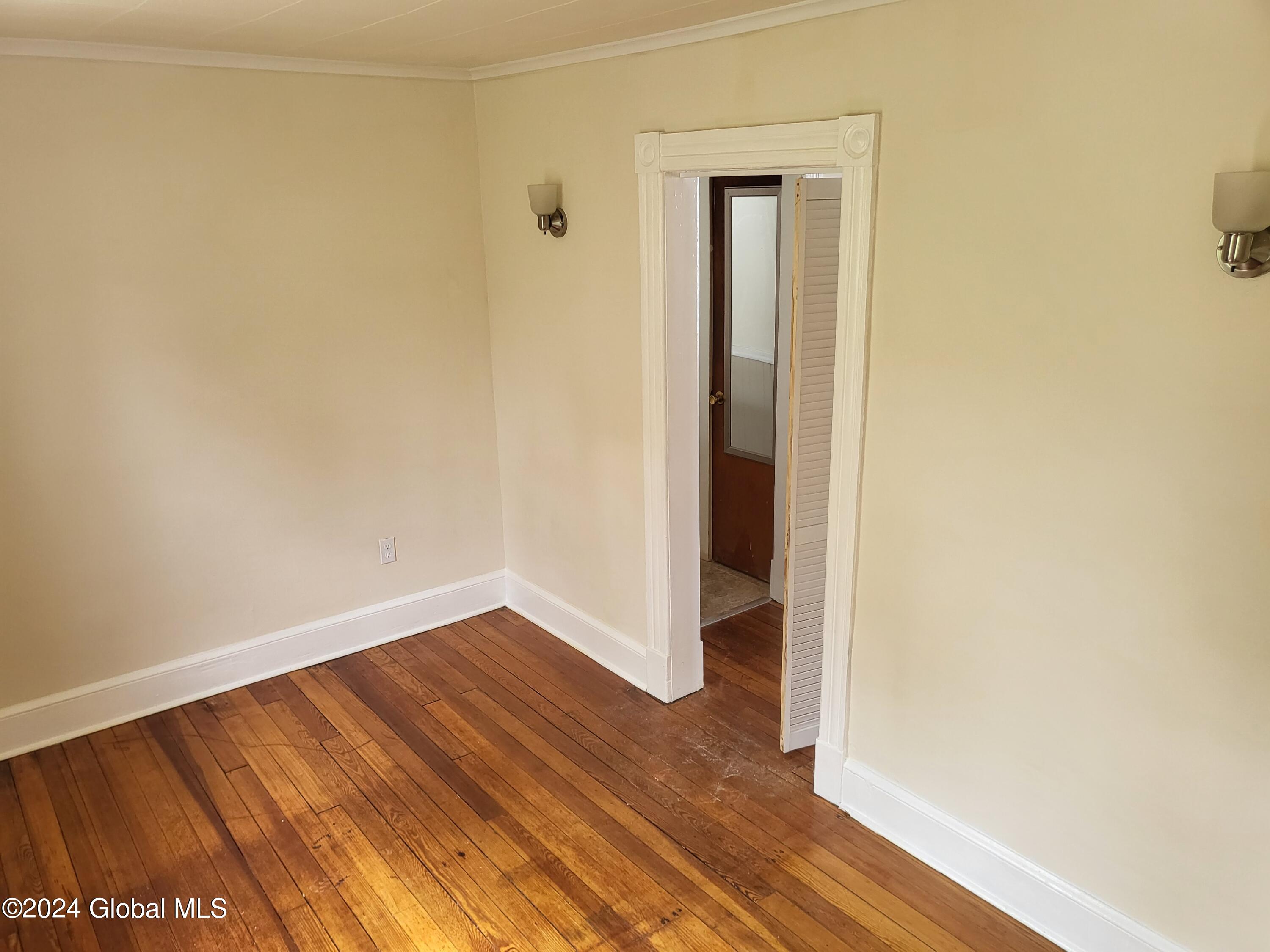 124 Degraff Street Schenectady, NY 12308 - Photo 18 of 29 20230505_143557