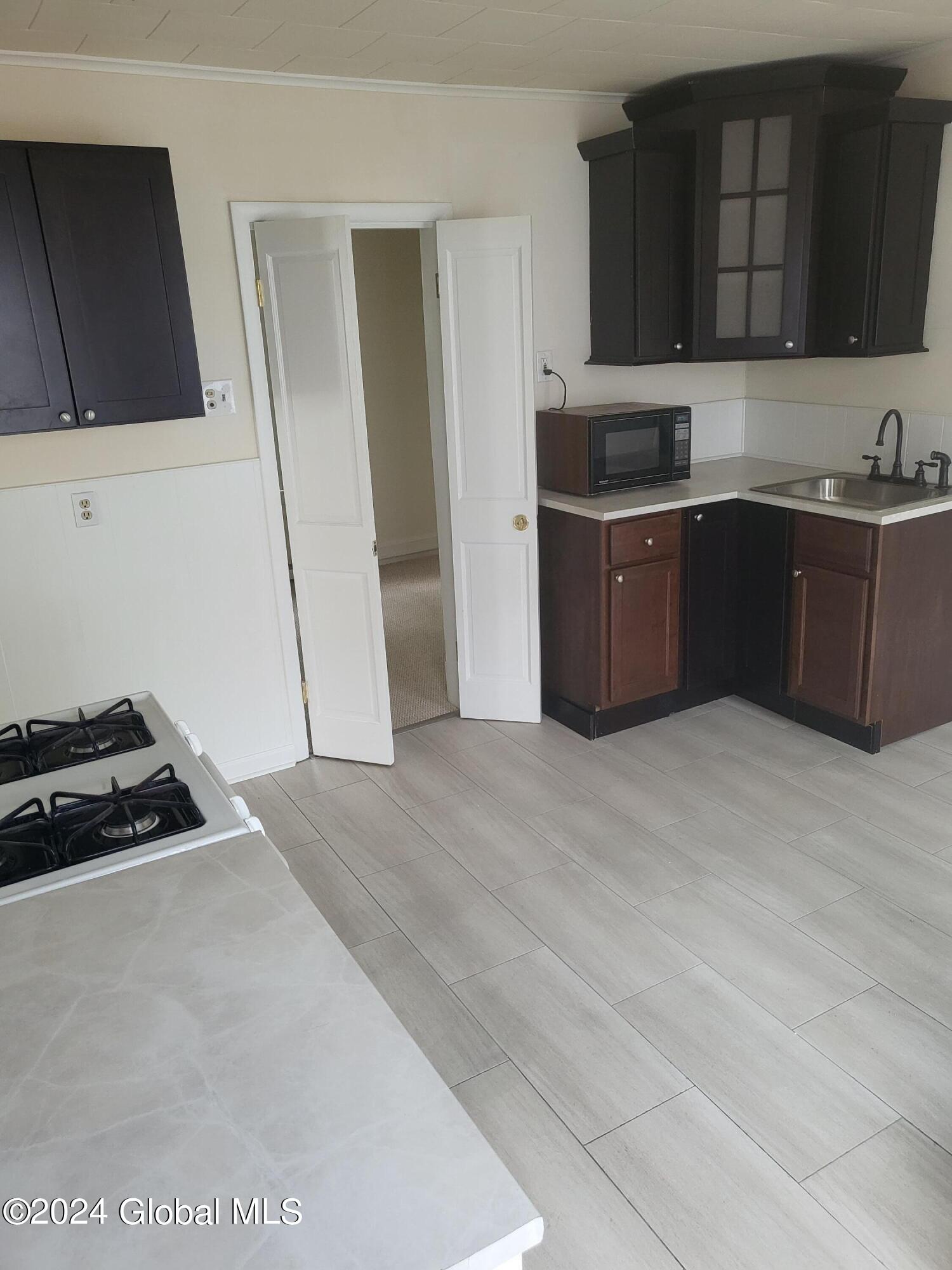124 Degraff Street Schenectady, NY 12308 - Photo 4 of 29 20240612_100241