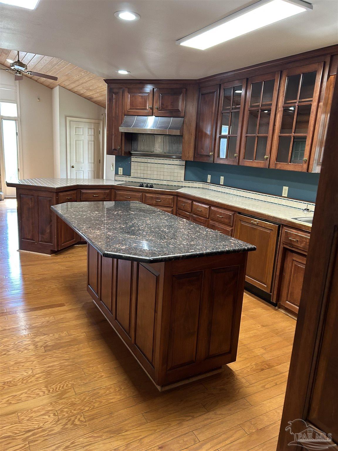 817 Bay Cliffs Road Gulf Breeze, FL 32561 - Photo 4 of 15 Gallery Image 4