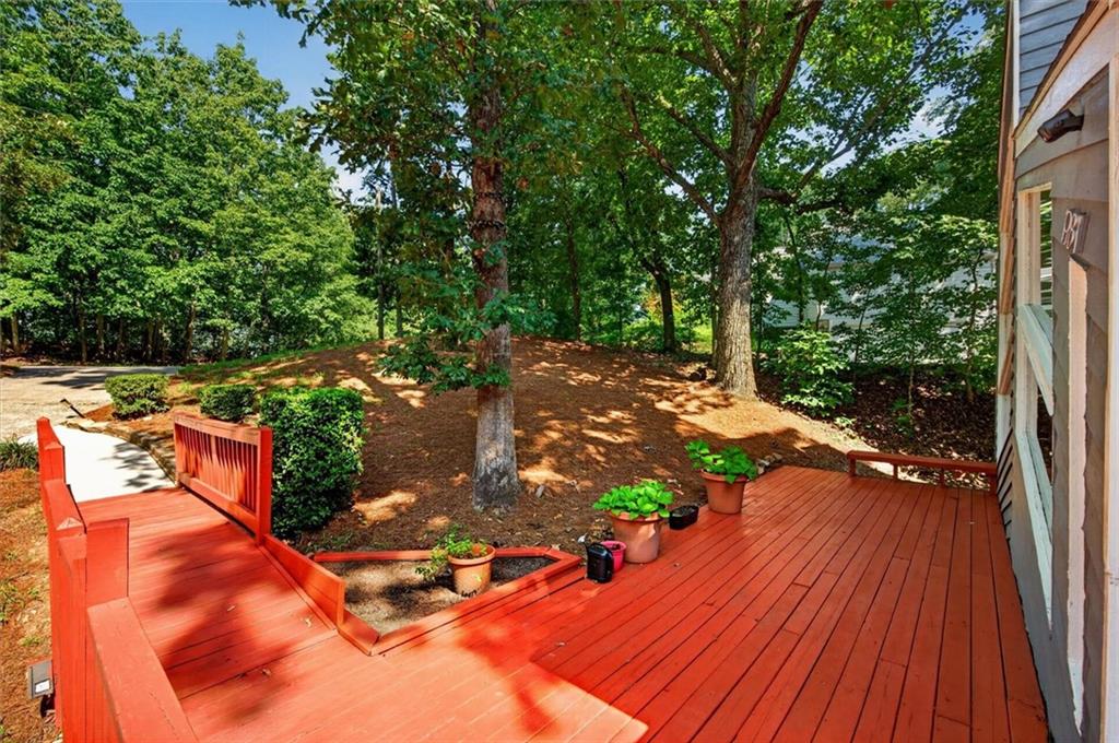 1981 Kinridge Road Marietta, GA 30062 - Photo 7 of 51 Gallery Image 7